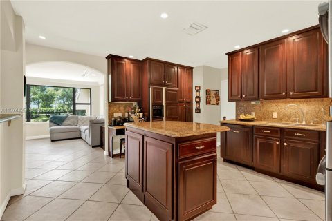 Купить виллу или дом в Мирамар, Флорида 4 спальни, 308.34м2, № 2041366 - фото 18