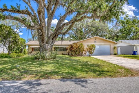 House in Edgewater, Florida 3 bedrooms, 143.44 sq.m. № 1733340 - photo 1