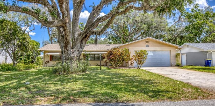 House in Edgewater, Florida 3 bedrooms, 143.44 sq.m. № 1733340