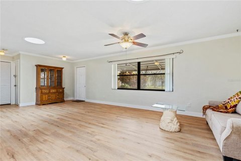 House in Edgewater, Florida 3 bedrooms, 143.44 sq.m. № 1733340 - photo 4