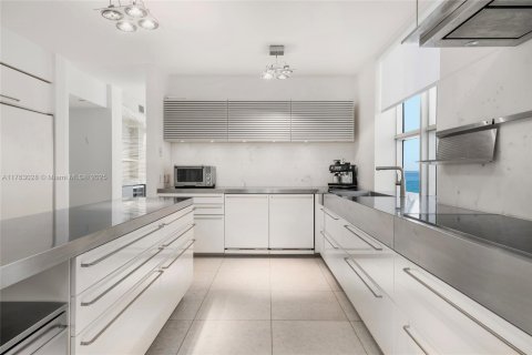 Condominio en venta en Miami Beach, Florida, 5 dormitorios, 427.26 m2 № 1700326 - foto 15