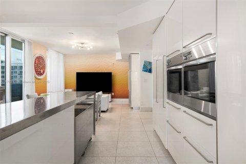 Condominio en venta en Miami Beach, Florida, 5 dormitorios, 427.26 m2 № 1700326 - foto 17