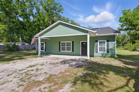 House in Bell, Florida 2 bedrooms, 138.98 sq.m. № 1740463 - photo 1