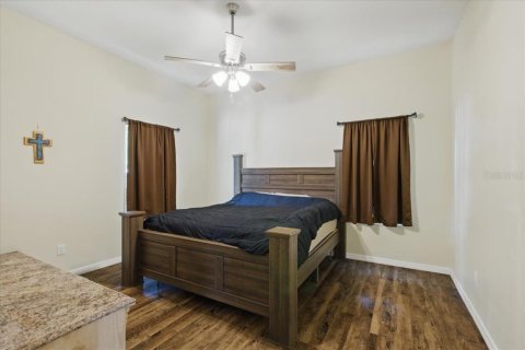 House in Bell, Florida 2 bedrooms, 138.98 sq.m. № 1740463 - photo 10