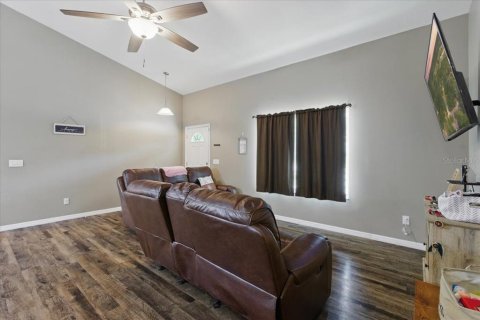 House in Bell, Florida 2 bedrooms, 138.98 sq.m. № 1740463 - photo 3
