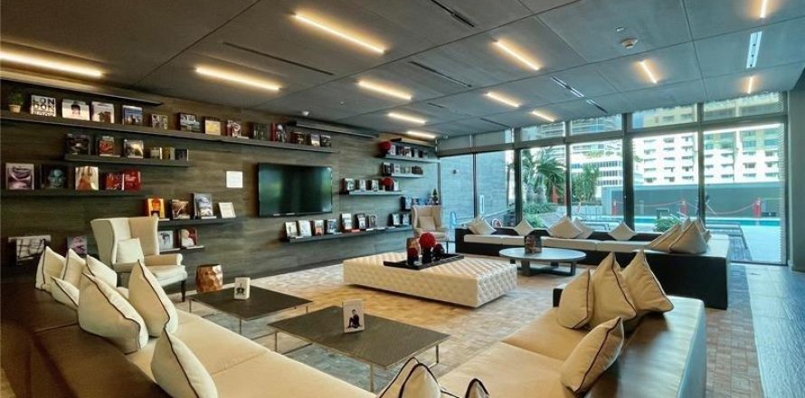 Estudio en el Condominio en Miami, Florida  № 354314