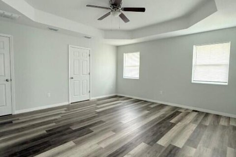 House in Ocala, Florida 3 bedrooms, 142.05 sq.m. № 2177115 - photo 4