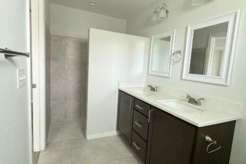 House in Ocala, Florida 3 bedrooms, 142.05 sq.m. № 2177115 - photo 7