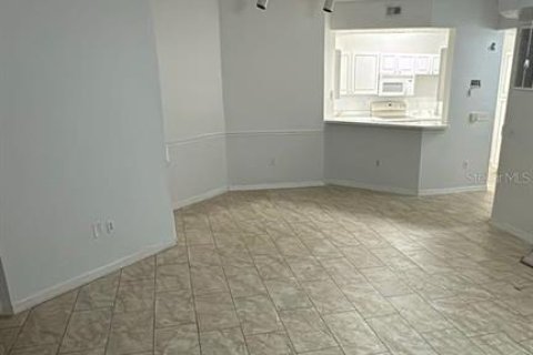 Condo in Orlando, Florida, 3 bedrooms  № 1570662 - photo 12