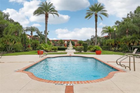 Condo in Orlando, Florida, 3 bedrooms  № 1570662 - photo 15