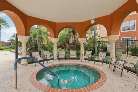 Condo in Orlando, Florida, 3 bedrooms  № 1570662 - photo 16