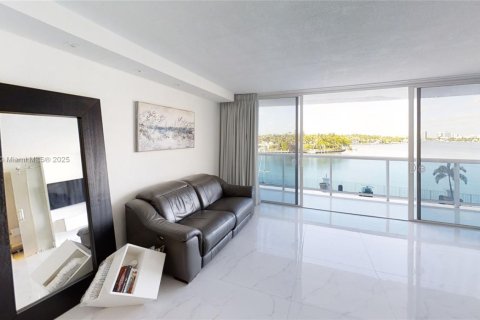 Condominio en alquiler en Miami Beach, Florida, 2 dormitorios, 88.26 m2 № 1882677 - foto 7