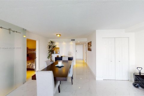Condominio en alquiler en Miami Beach, Florida, 2 dormitorios, 88.26 m2 № 1882677 - foto 19