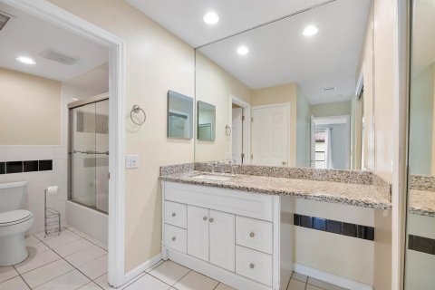 Copropriété à vendre à Boca Raton, Floride: 2 chambres, 112.97 m2 № 2241471 - photo 15