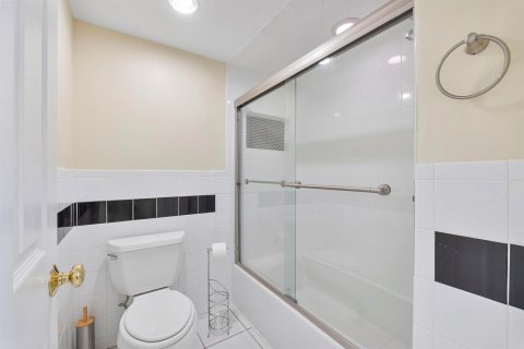 Copropriété à vendre à Boca Raton, Floride: 2 chambres, 112.97 m2 № 2241471 - photo 17