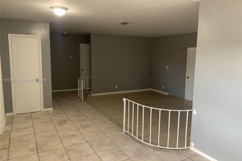 Villa ou maison à vendre à Lauderdale Lakes, Floride: 3 chambres, 166.76 m2 № 1953641 - photo 7