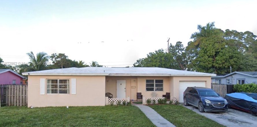 Villa ou maison à Lauderdale Lakes, Floride 3 chambres, 166.76 m2 № 1953641