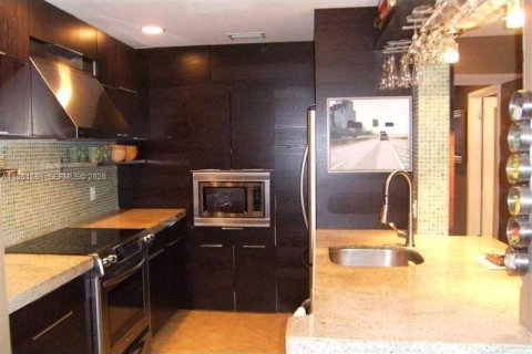 Condo in Oakland Park, Florida, 2 bedrooms  № 2024552 - photo 2