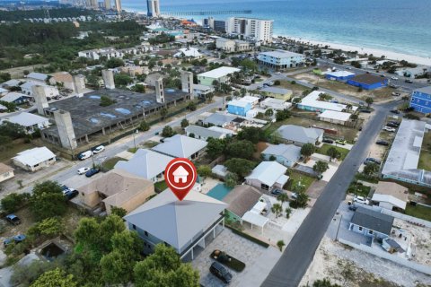 Villa ou maison à vendre à Panama City Beach, Floride: 8 chambres, 382.76 m2 № 561289 - photo 1