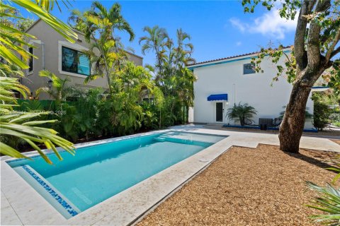 Villa ou maison à louer à Miami, Floride: 4 chambres, 232.26 m2 № 2046699 - photo 11