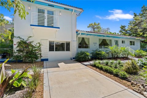Villa ou maison à Miami, Floride 4 chambres, 232.26 m2 № 2046699