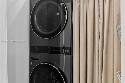 Villa ou maison à louer à Miami, Floride: 4 chambres, 232.26 m2 № 2046699 - photo 23