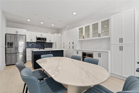 Villa ou maison à louer à Miami, Floride: 4 chambres, 232.26 m2 № 2046699 - photo 19