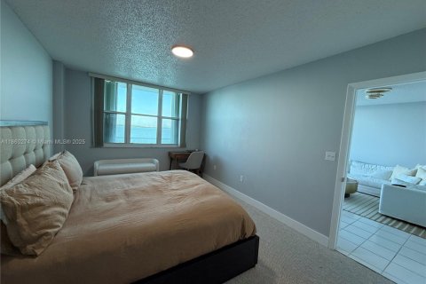 Condominio en alquiler en Miami, Florida, 2 dormitorios, 89.19 m2 № 2012568 - foto 9