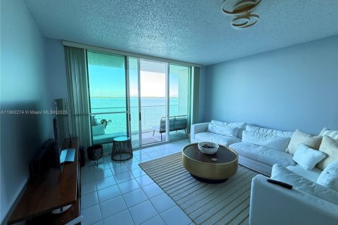 Condominio en alquiler en Miami, Florida, 2 dormitorios, 89.19 m2 № 2012568 - foto 3
