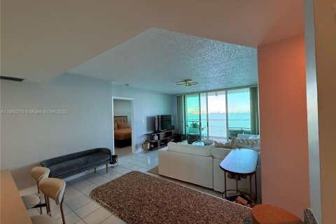 Condominio en alquiler en Miami, Florida, 2 dormitorios, 89.19 m2 № 2012568 - foto 17