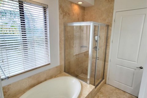 Townhouse in Sunrise, Florida 3 bedrooms, 173.26 sq.m. № 2401638 - photo 9