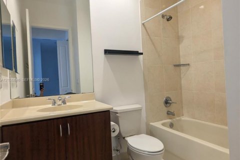 Townhouse in Sunrise, Florida 3 bedrooms, 173.26 sq.m. № 2401638 - photo 14