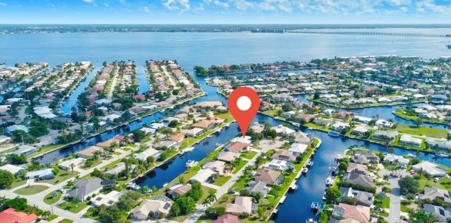 Villa ou maison à Punta Gorda, Floride 3 chambres, 134.71 m2 № 2101567