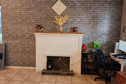 Casa en venta en Homestead, Florida, 6 dormitorios, 282.42 m2 № 1783973 - foto 9