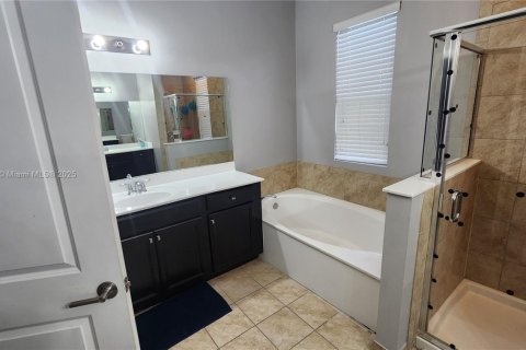 Casa en venta en Homestead, Florida, 6 dormitorios, 282.42 m2 № 1783973 - foto 20