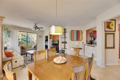 House in Apollo Beach, Florida 2 bedrooms, 150.13 sq.m. № 1914487 - photo 26