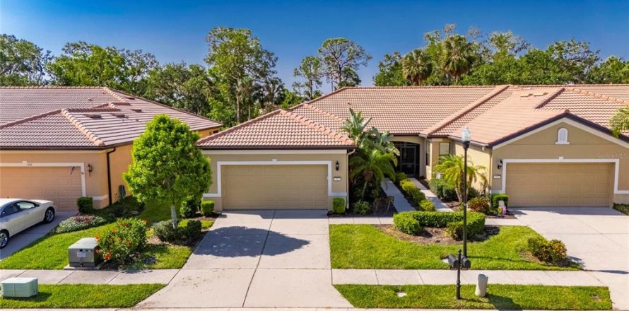House in Apollo Beach, Florida 2 bedrooms, 150.13 sq.m. № 1914487