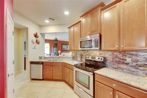 House in Apollo Beach, Florida 2 bedrooms, 150.13 sq.m. № 1914487 - photo 4