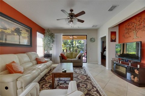 House in Apollo Beach, Florida 2 bedrooms, 150.13 sq.m. № 1914487 - photo 29