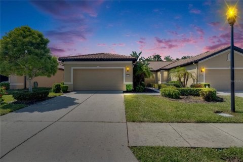 House in Apollo Beach, Florida 2 bedrooms, 150.13 sq.m. № 1914487 - photo 6
