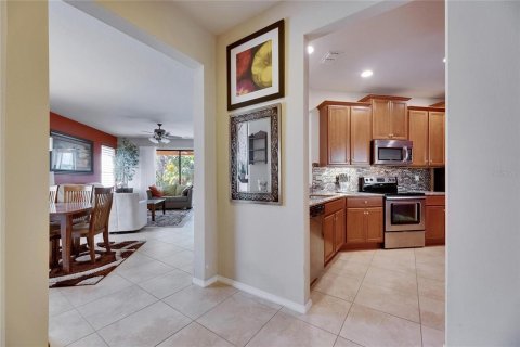 House in Apollo Beach, Florida 2 bedrooms, 150.13 sq.m. № 1914487 - photo 13