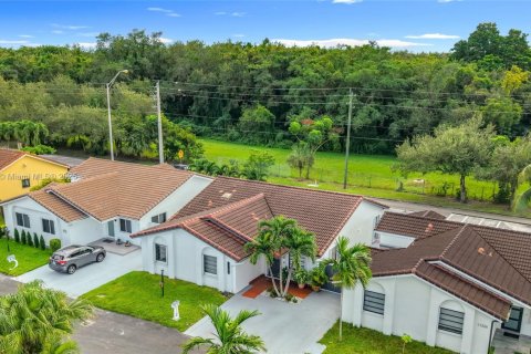House in Miami, Florida 3 bedrooms, 133.22 sq.m. № 1947313 - photo 3
