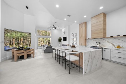 House in Parkland, Florida 5 bedrooms, 290.88 sq.m. № 2040623 - photo 10