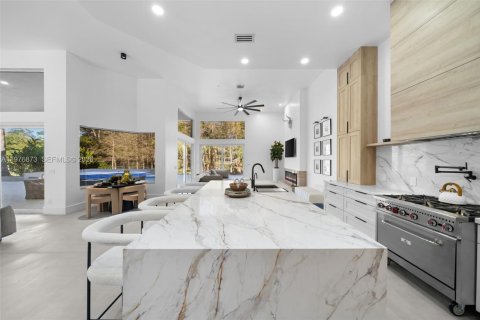 House in Parkland, Florida 5 bedrooms, 290.88 sq.m. № 2040623 - photo 13