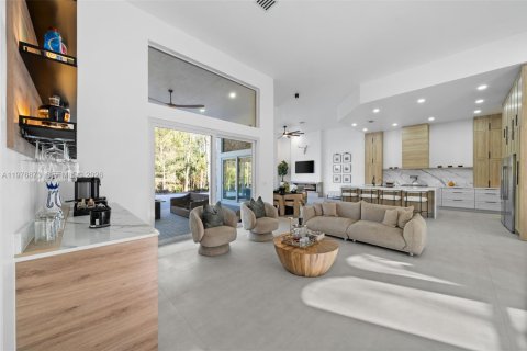 House in Parkland, Florida 5 bedrooms, 290.88 sq.m. № 2040623 - photo 7