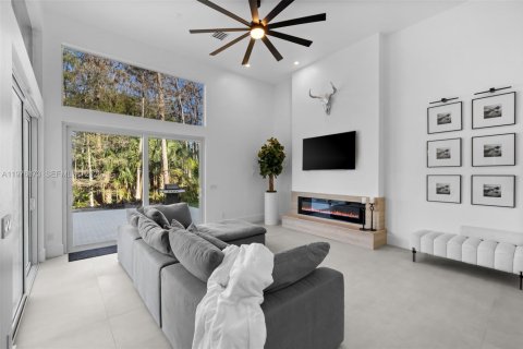 House in Parkland, Florida 5 bedrooms, 290.88 sq.m. № 2040623 - photo 18