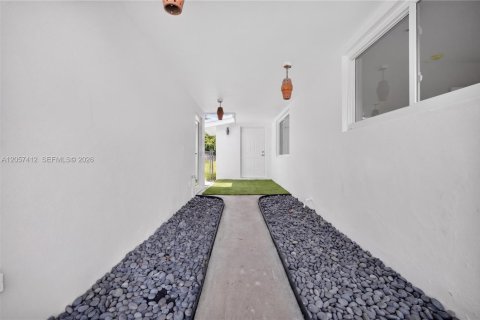 Villa ou maison à louer à Hollywood, Floride: 3 chambres, 176.14 m2 № 2167993 - photo 6