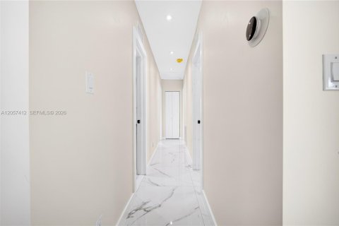 Villa ou maison à louer à Hollywood, Floride: 3 chambres, 176.14 m2 № 2167993 - photo 24