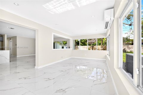 Villa ou maison à louer à Hollywood, Floride: 3 chambres, 176.14 m2 № 2167993 - photo 19