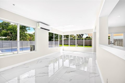 Villa ou maison à louer à Hollywood, Floride: 3 chambres, 176.14 m2 № 2167993 - photo 21